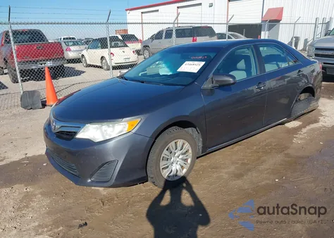2014 Toyota Camry Le z USA, uszkodzony, nr VIN 4T1BF1FK8EU430974